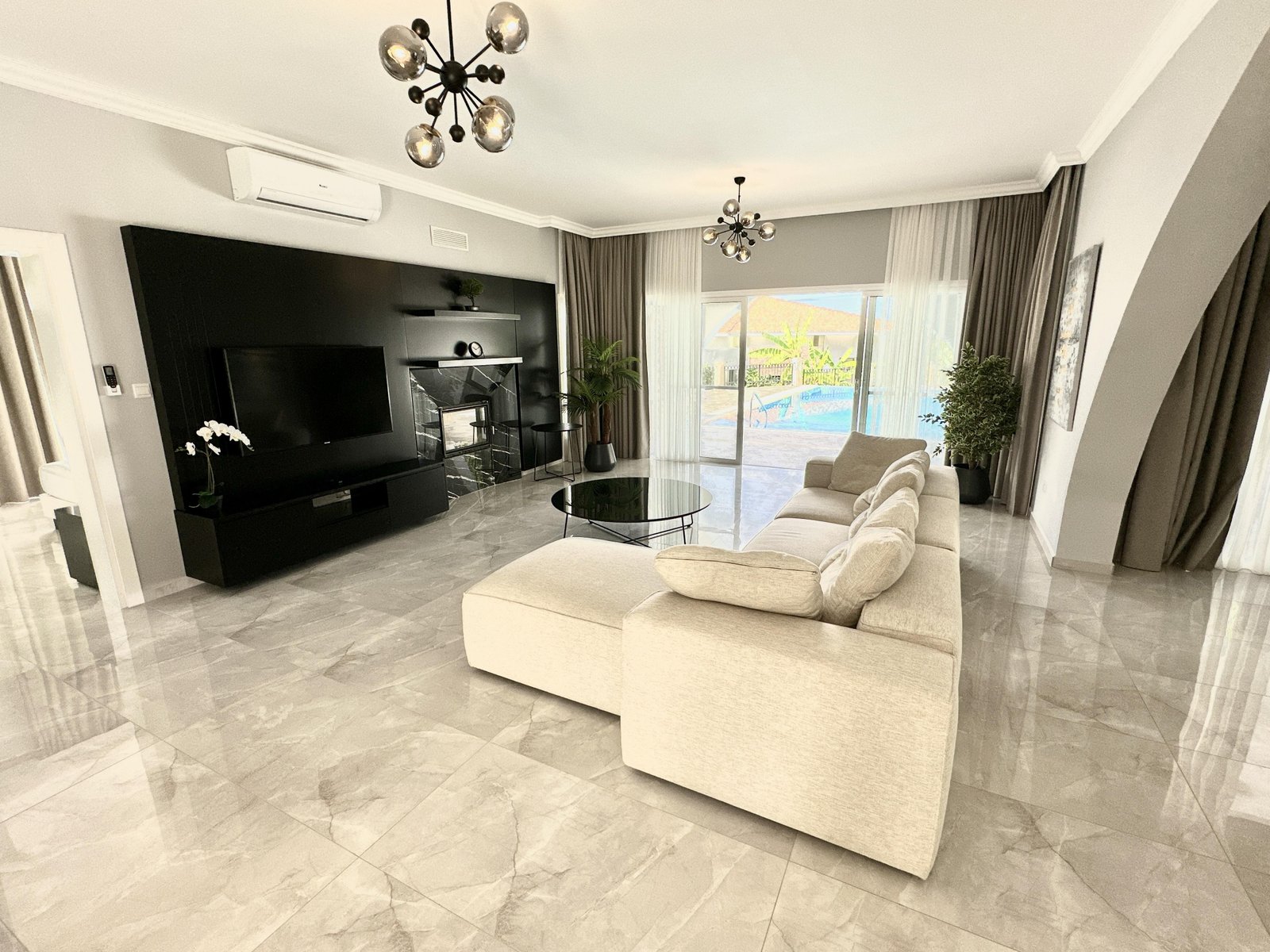 PRIVATE VILLA FOR SALE IN KYRENİA ESENTEPE REGION, RIGHT NEXT TO THE SEA