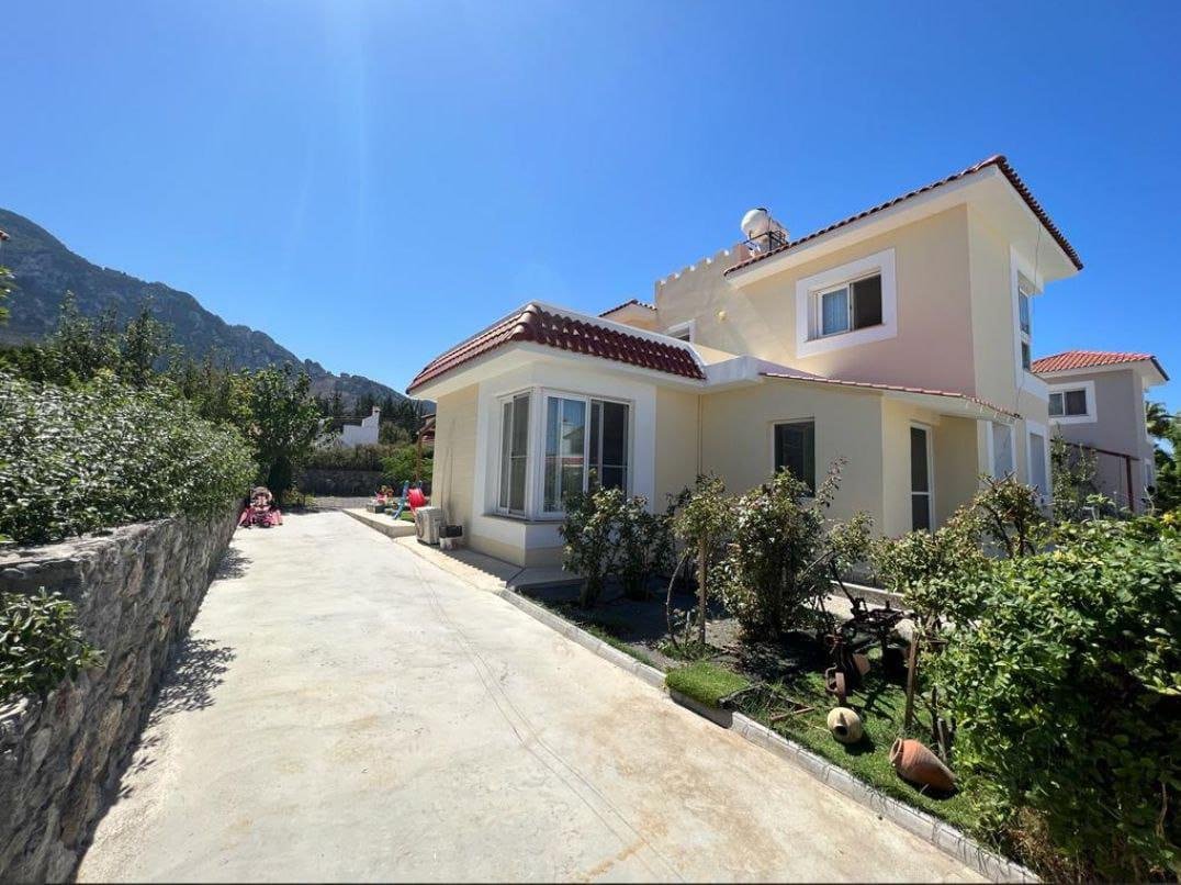 3+1 VILLA FOR SALE WITH A LARGE GARDEN IN KYRENİA KARSIYAKA AREA