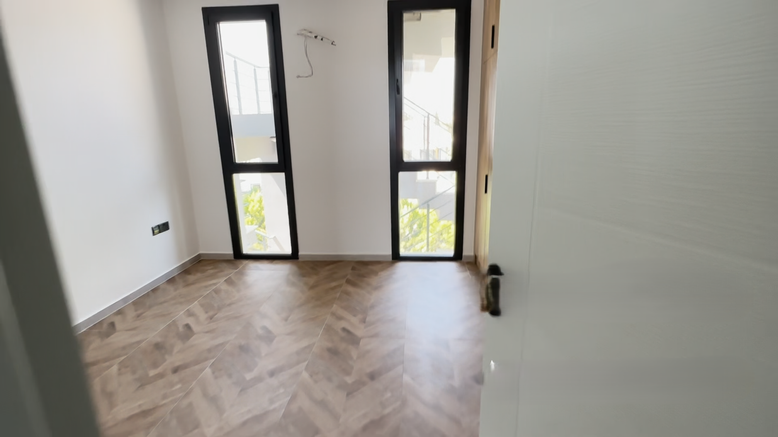 GİRNE LAPTA BÖLGESİNDE TAŞINMAYA HAZIR SATILIK 1+1- DAİRE